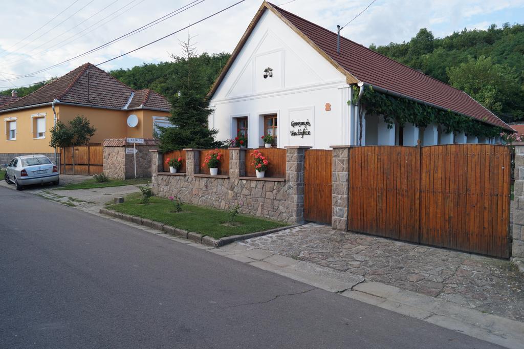 Cseresznyes Vendeghaz Szomolya 外观 照片